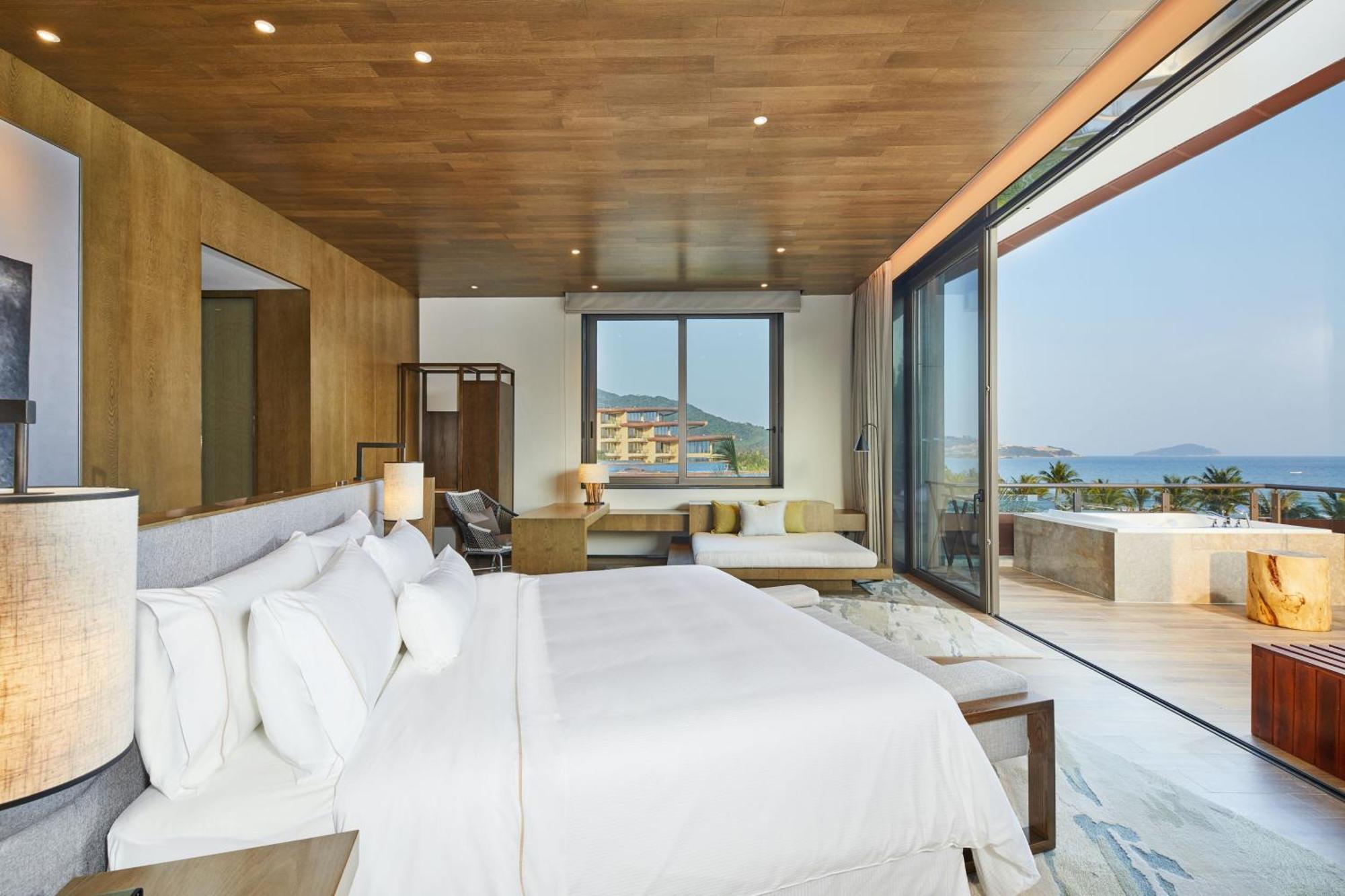 The Westin Shimei Bay Resort Wanning Exterior photo
